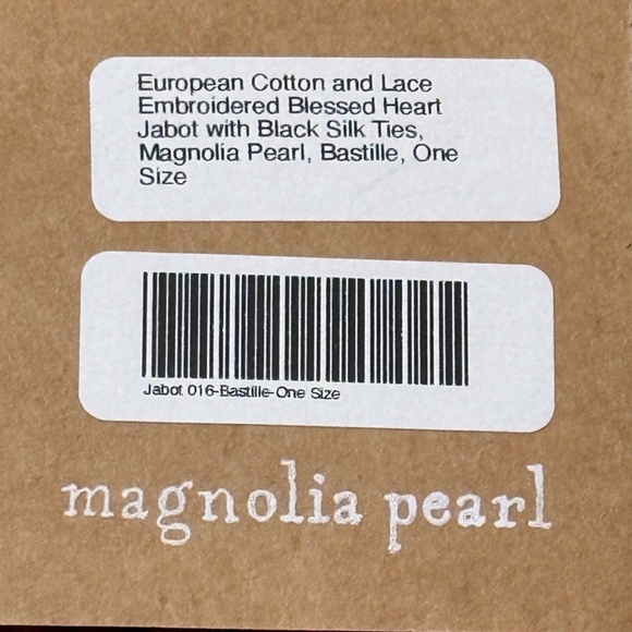 RARE Magnolia Pearl European Cotton and Lace Embroidered Blessed Heart Jabot - Picture 3 of 3